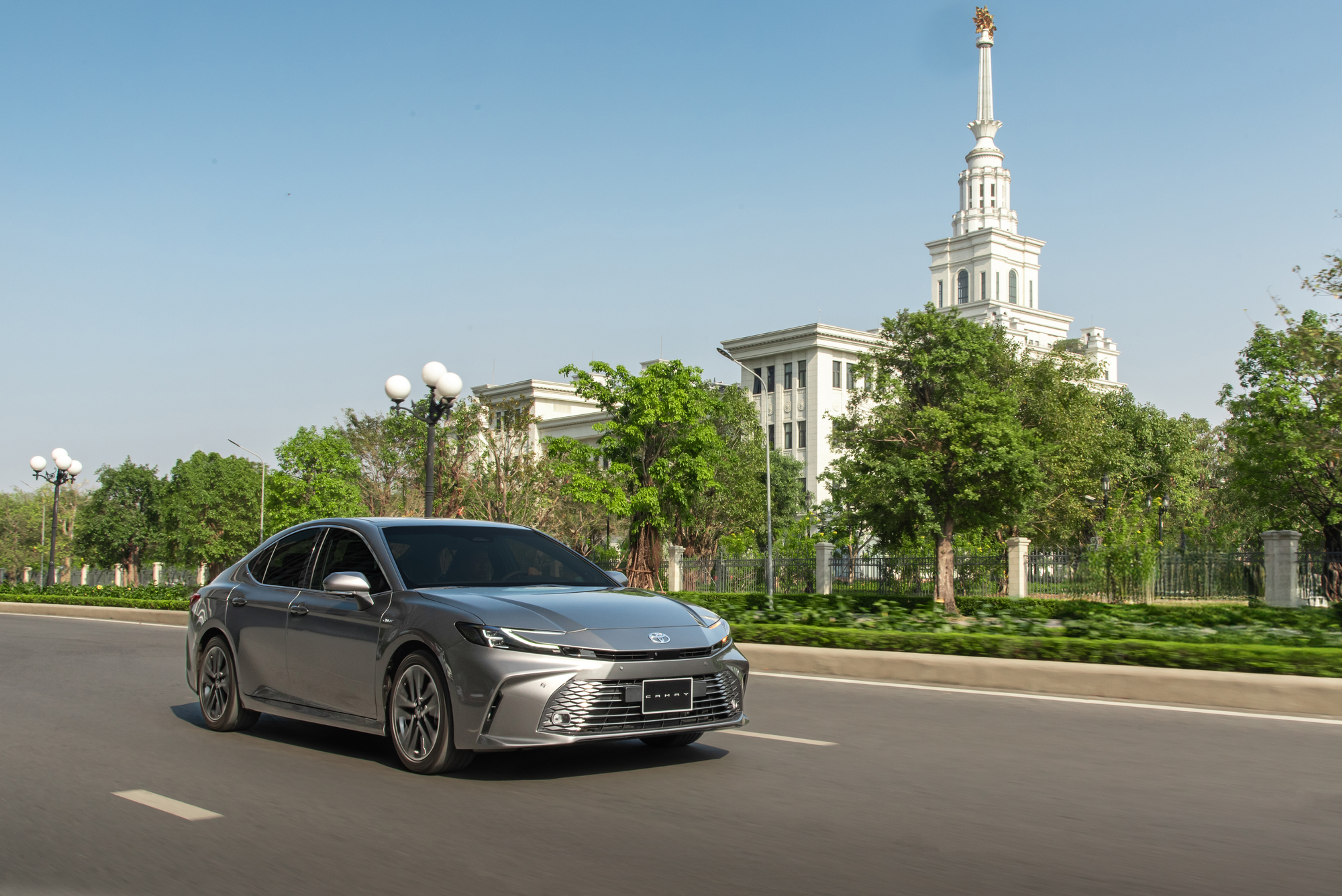 804b27_cf42fa0cbaac433f812741db63bbe222mv2-7 Hình ảnh của Toyota Camry 2.0Q 2025