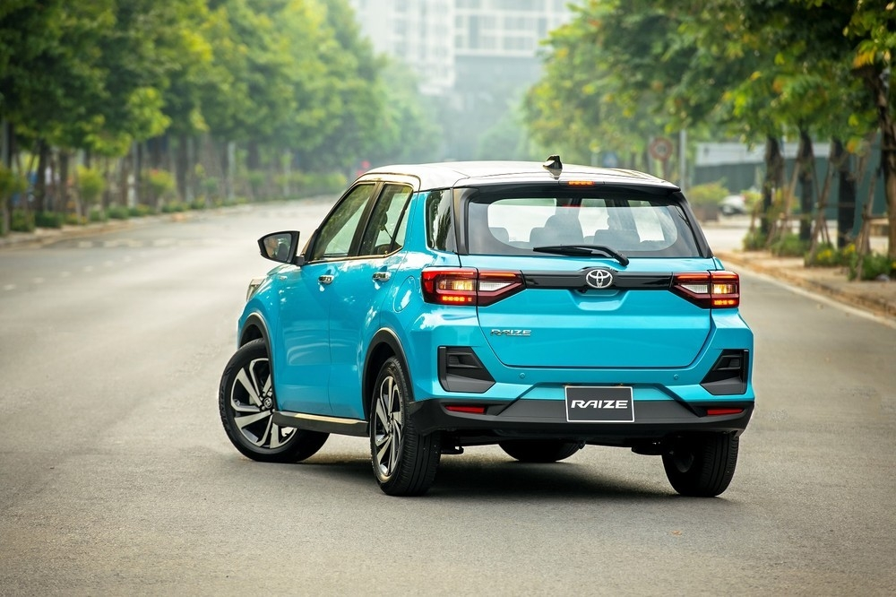 aeb301_321ab312bc9e4872997e117f6aa306b3mv2-2 ree