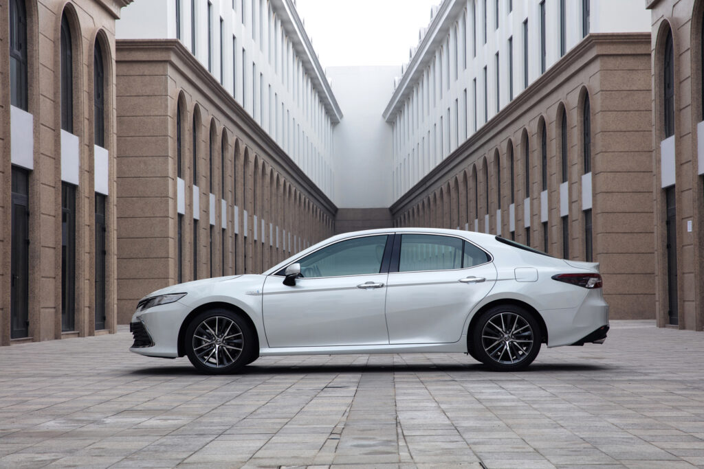 aeb301_77bf5f7673a64a868c962268c5ca46f3mv2-1 ree