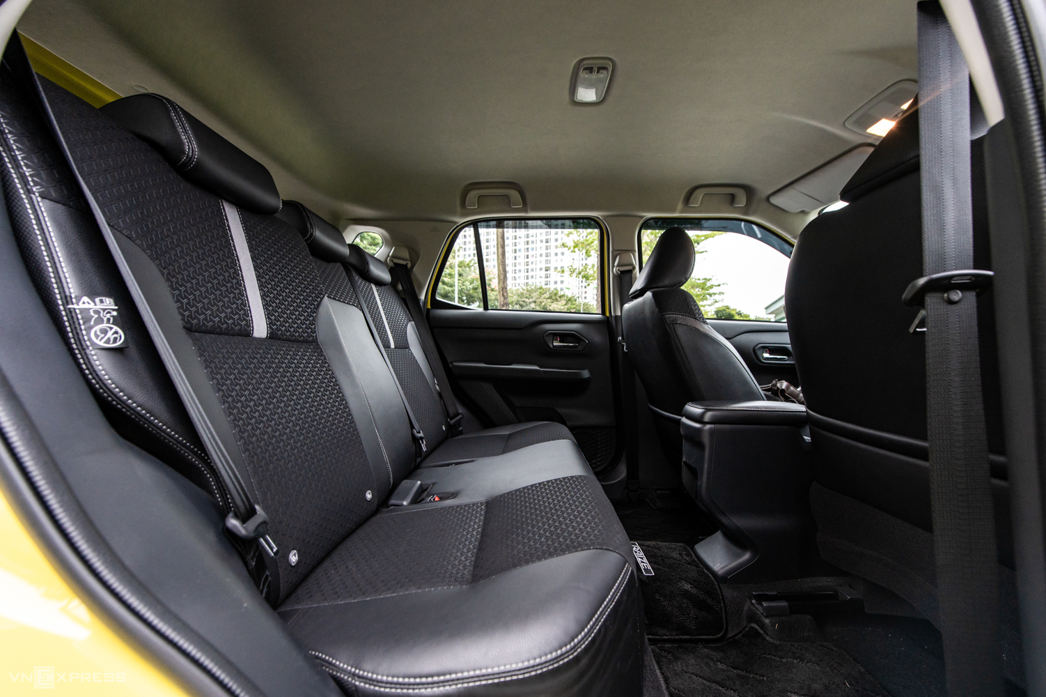 b4dcef_26a7d01da06b4277b6de09d7bba19dc0mv2-2 Ghế ngồi khoang hành lý