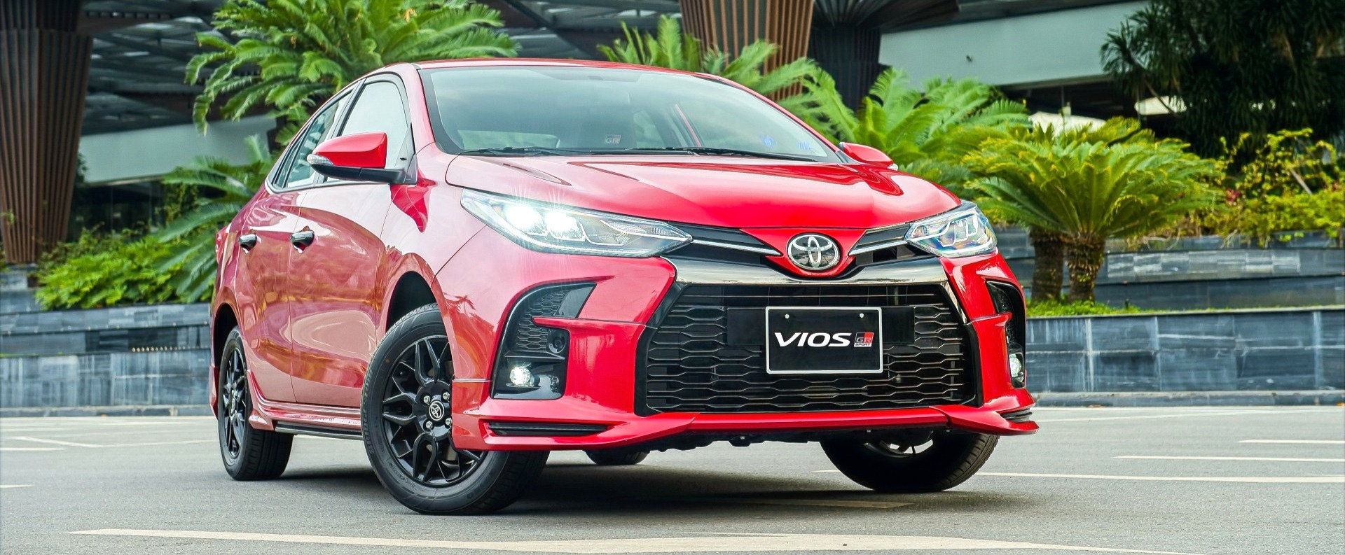 b4dcef_4bcb5da7bd254f9793afd33ad3e0ac9bmv2-1 ree