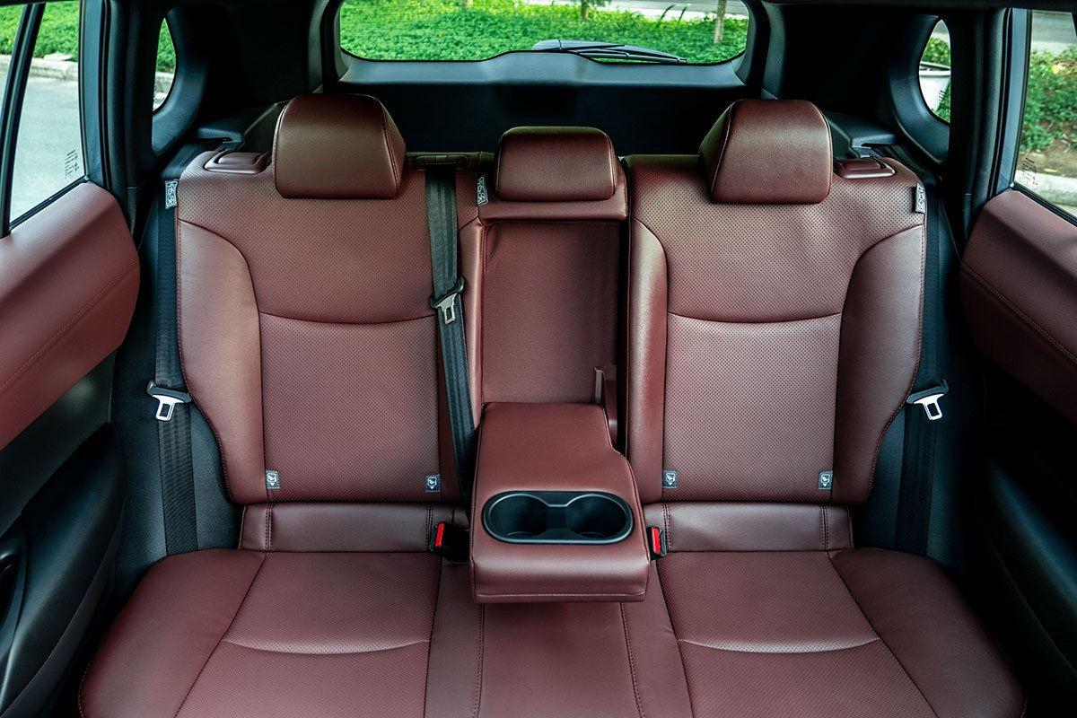 Hàng ghế ngồi phía sau xe