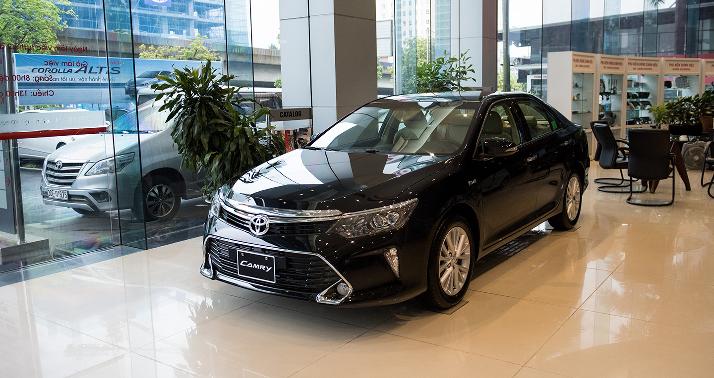 b4dcef_6691135825f54f139b8a154bb3d46a93mv2-2 Toyota Camry đời 2017