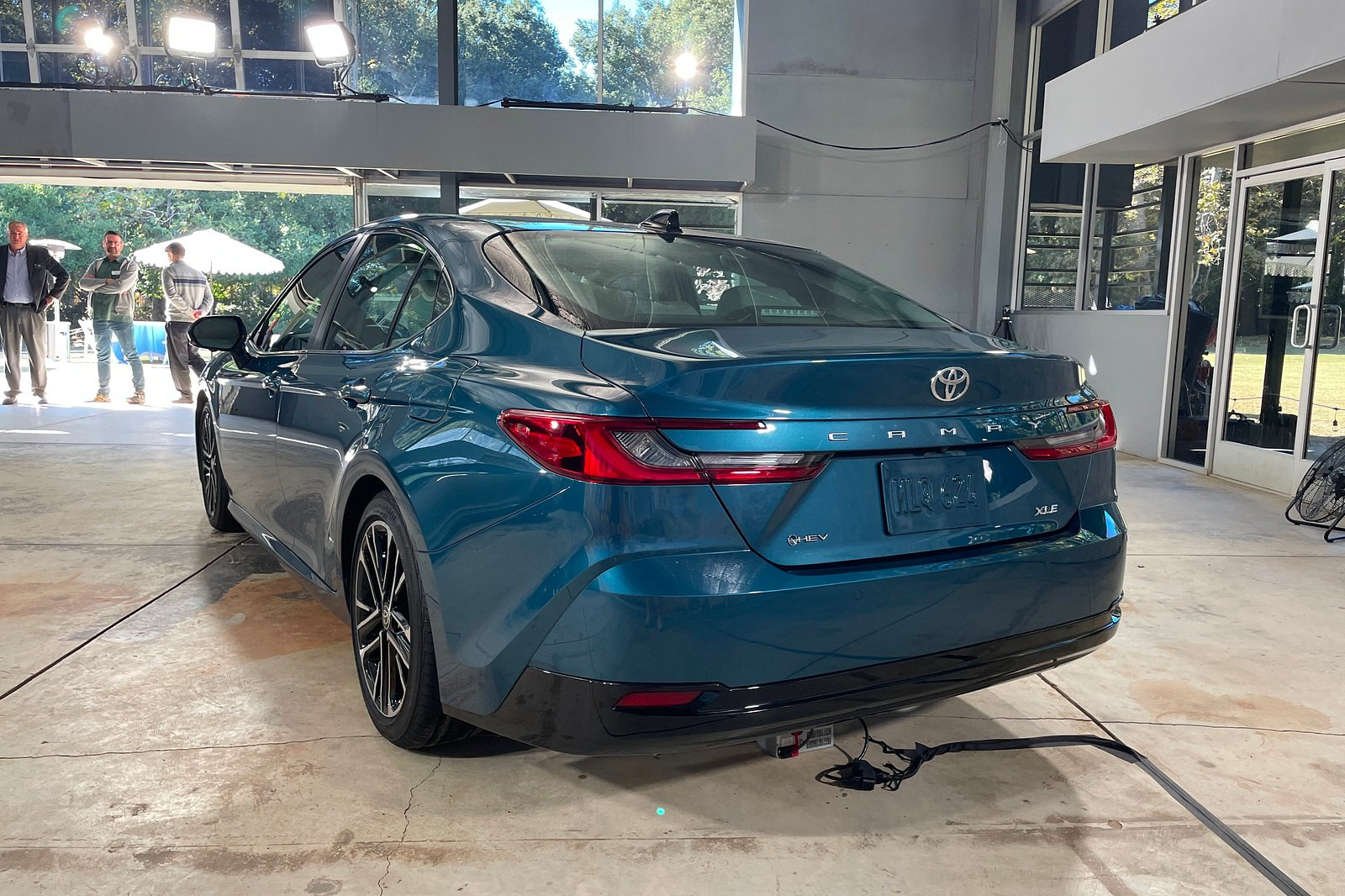 b4dcef_7093d0985068489c917a9a3ee64b865emv2-2 Phần đuôi xe