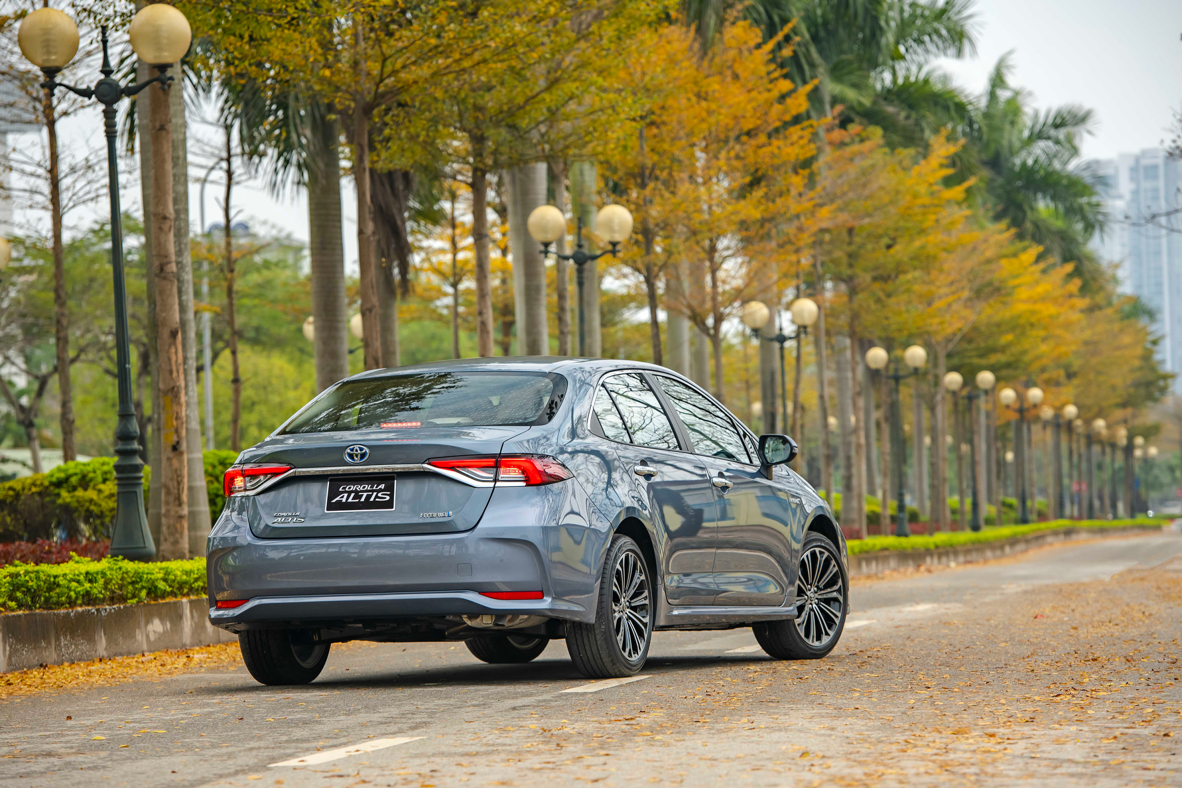 b4dcef_7586668fc14a4e46af07a330bcb347camv2-1 Thiết kế phần đuôi xe