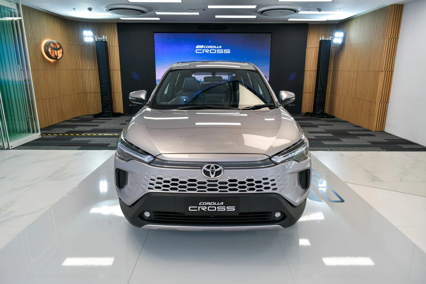 b4dcef_81560f54d9b24149b9280589ed08e0bdmv2-1 Toyota Corolla cross 2024 ra mắt với thiết kế ấn tượng