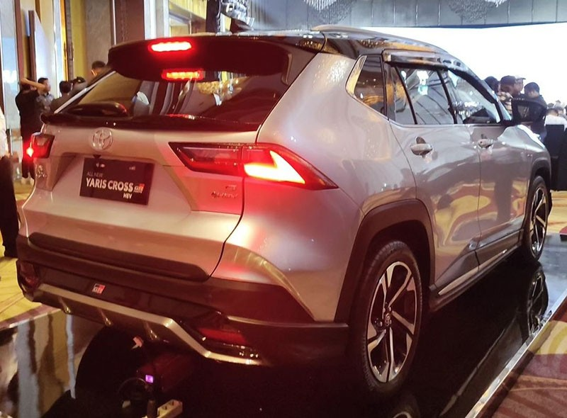 b4dcef_8d7e000baaef43ddbb987a61470eb0d4mv2-2 Đuôi xe và khoang hành lý