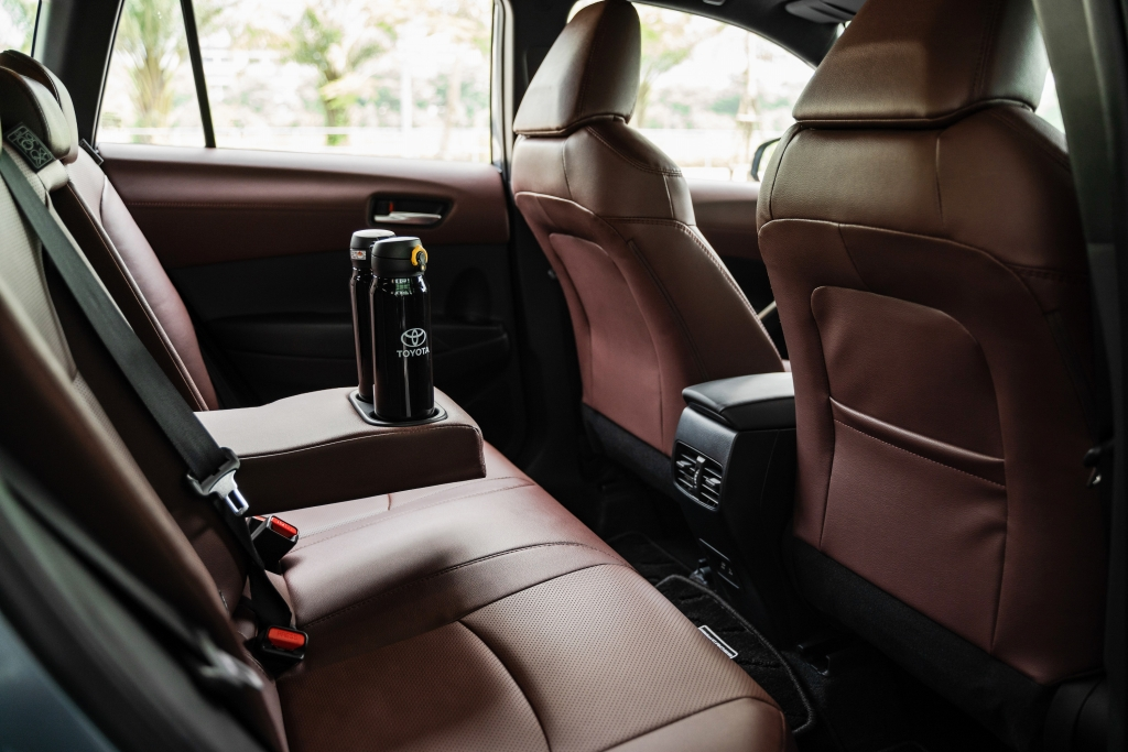 Ghế ngồi bọc da sang trọng