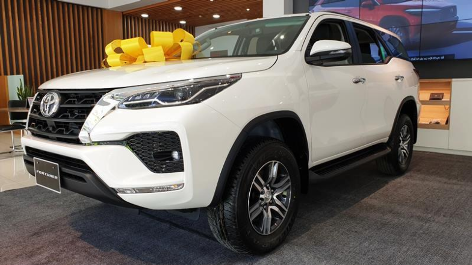 Fortuner 2.7AT 4x2 máy xăng 1 cầu số tự động