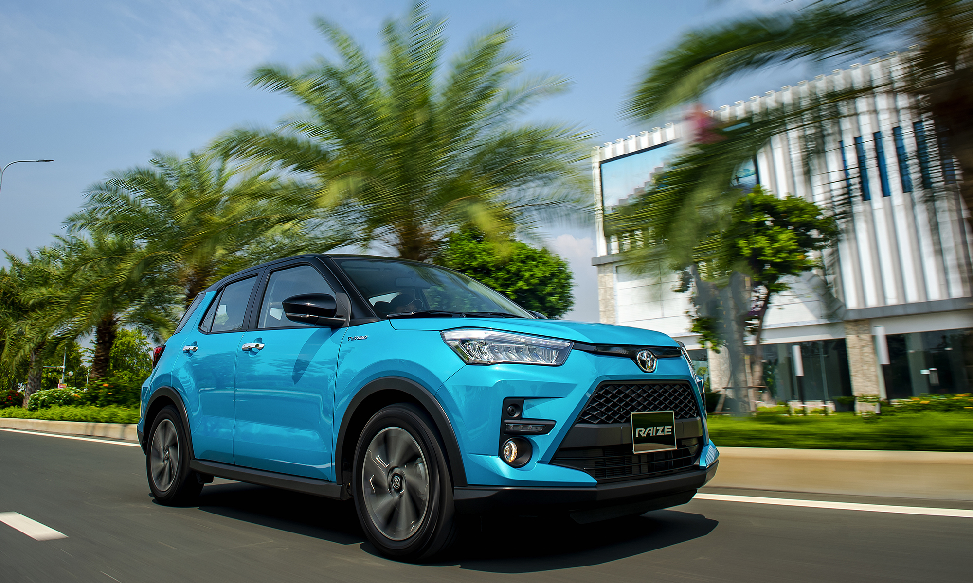 b4dcef_9e65a7591f7d4f43891326b5e3b7d44amv2-2 Động cơ và hộp số