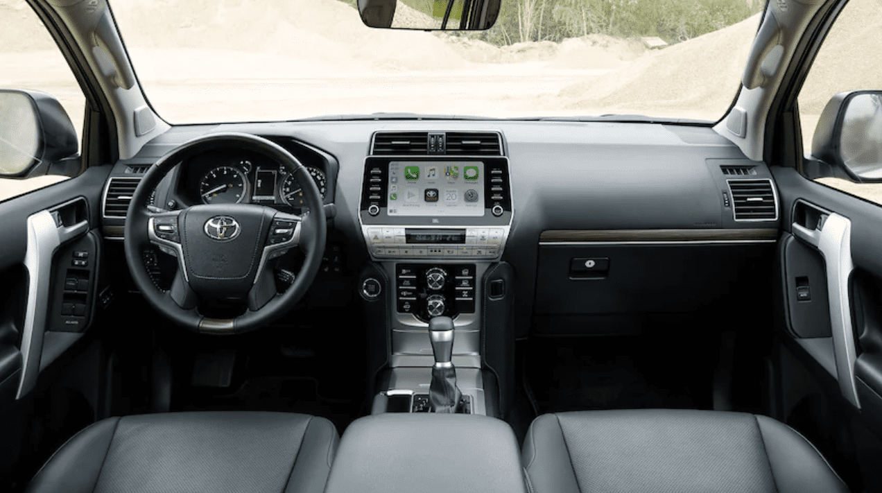 Tổng quan khoang nội thất Toyota Land Prado 2023