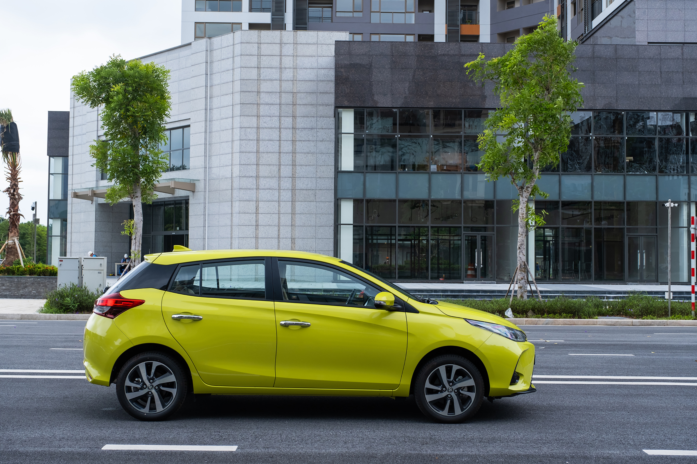 Thiết kế mặt bên hông