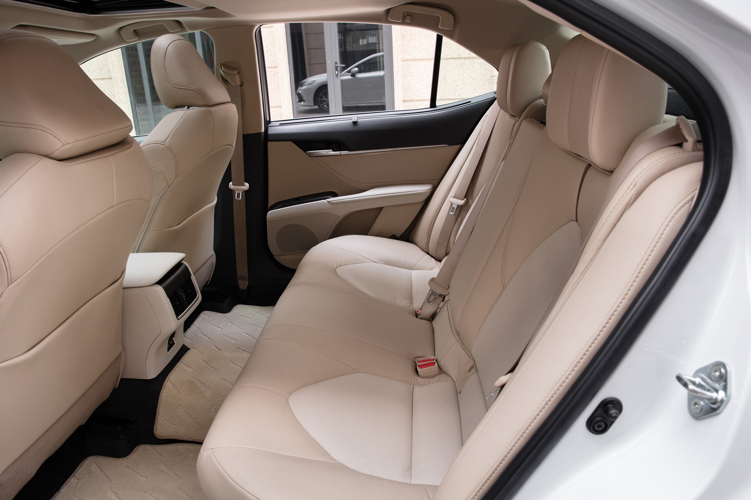 f03d58_08456914d9554638877119e3e3c8d581mv2-7 Camry-2023