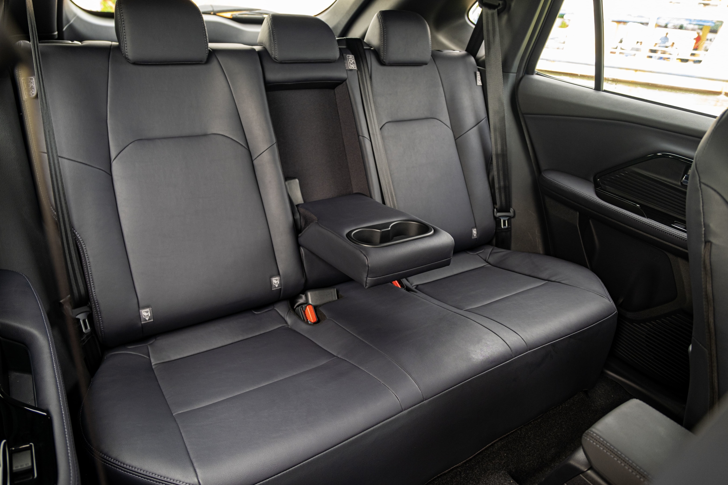 Thiết kế hàng ghế lái và phụ 