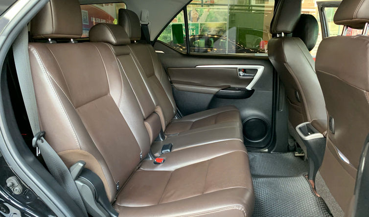 Toyota Fortuner - Ảnh 2