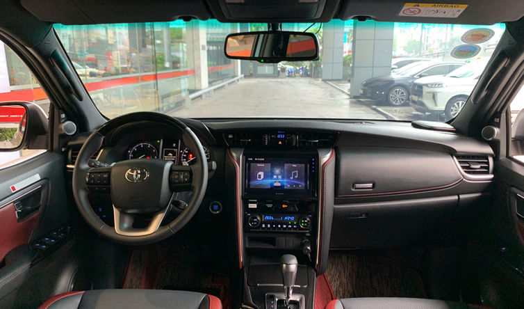 FORTUNER LEGENDER 2025 MÀU TRẮNG - Ảnh 28