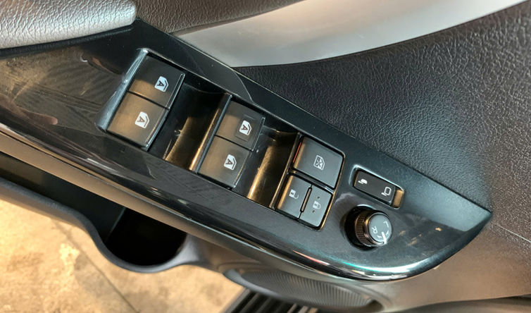 Toyota Fortuner - Ảnh 14