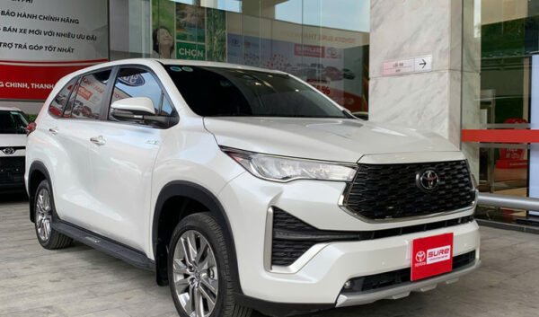 Toyota Innova Cross HEV 2024