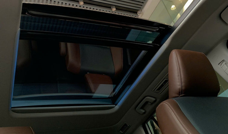 Innova Cross HEV 2025 - Ảnh 13