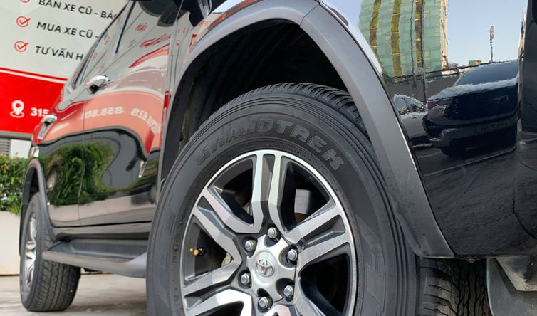 Toyota Fortuner - Ảnh 18