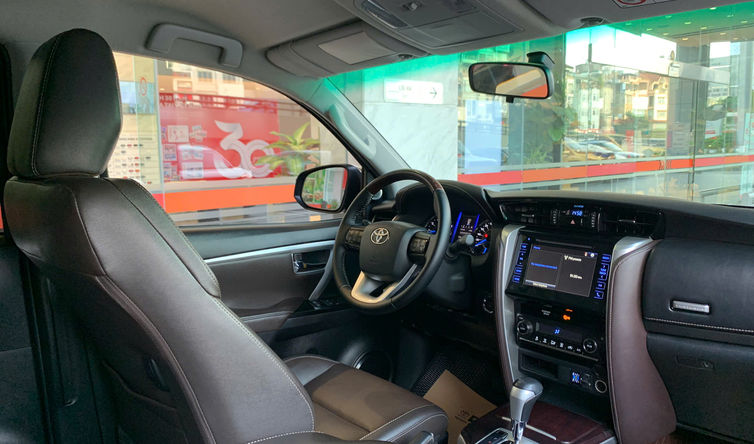 Toyota Fortuner - Ảnh 23