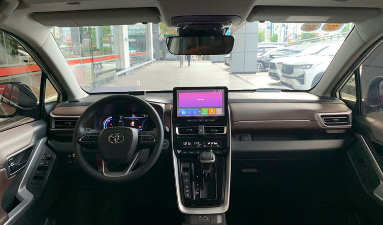 Innova Cross HEV 2025 - Ảnh 18