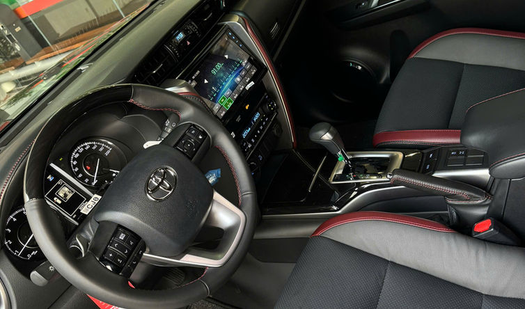 FORTUNER LEGENDER 2025 MÀU ĐEN - Ảnh 11