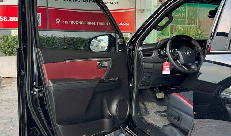 FORTUNER LEGENDER 2025 MÀU ĐEN - Ảnh 12