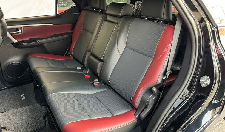 FORTUNER LEGENDER 2025 MÀU ĐEN - Ảnh 18