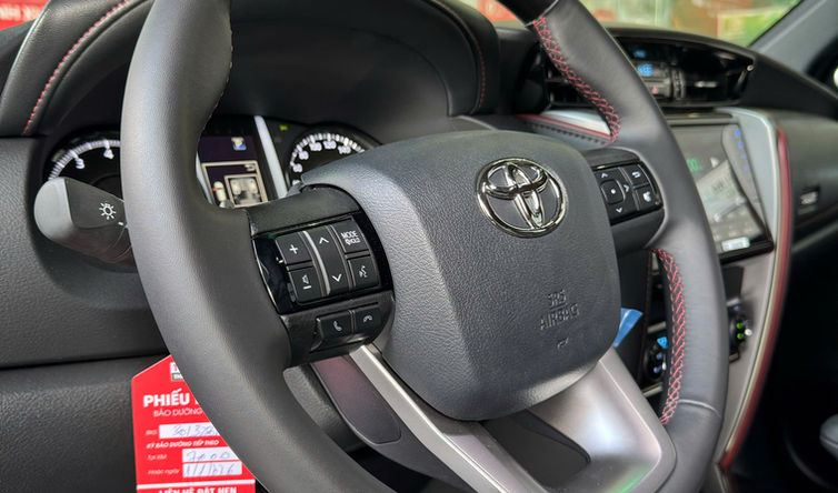 FORTUNER LEGENDER 2025 MÀU ĐEN - Ảnh 20