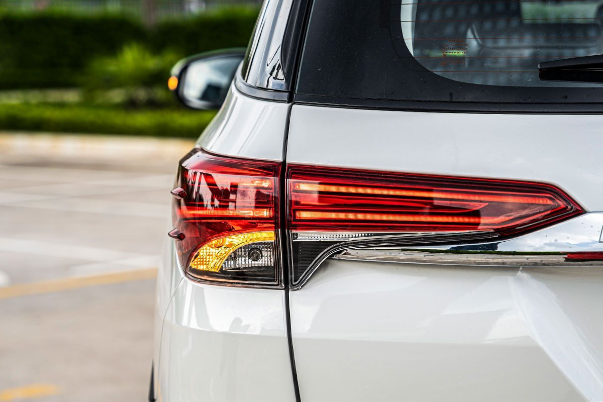 a8c690_35b9824f563e48bc83a45152c7dfc926mv2-1 ree