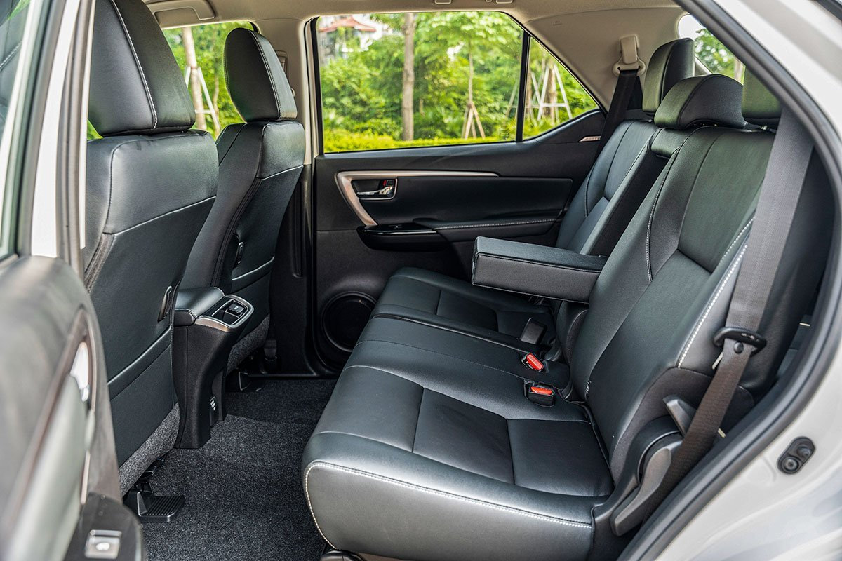 a8c690_5c548f7402264f798f010afcfce40172mv2-1 Toyota Fortuner 2023