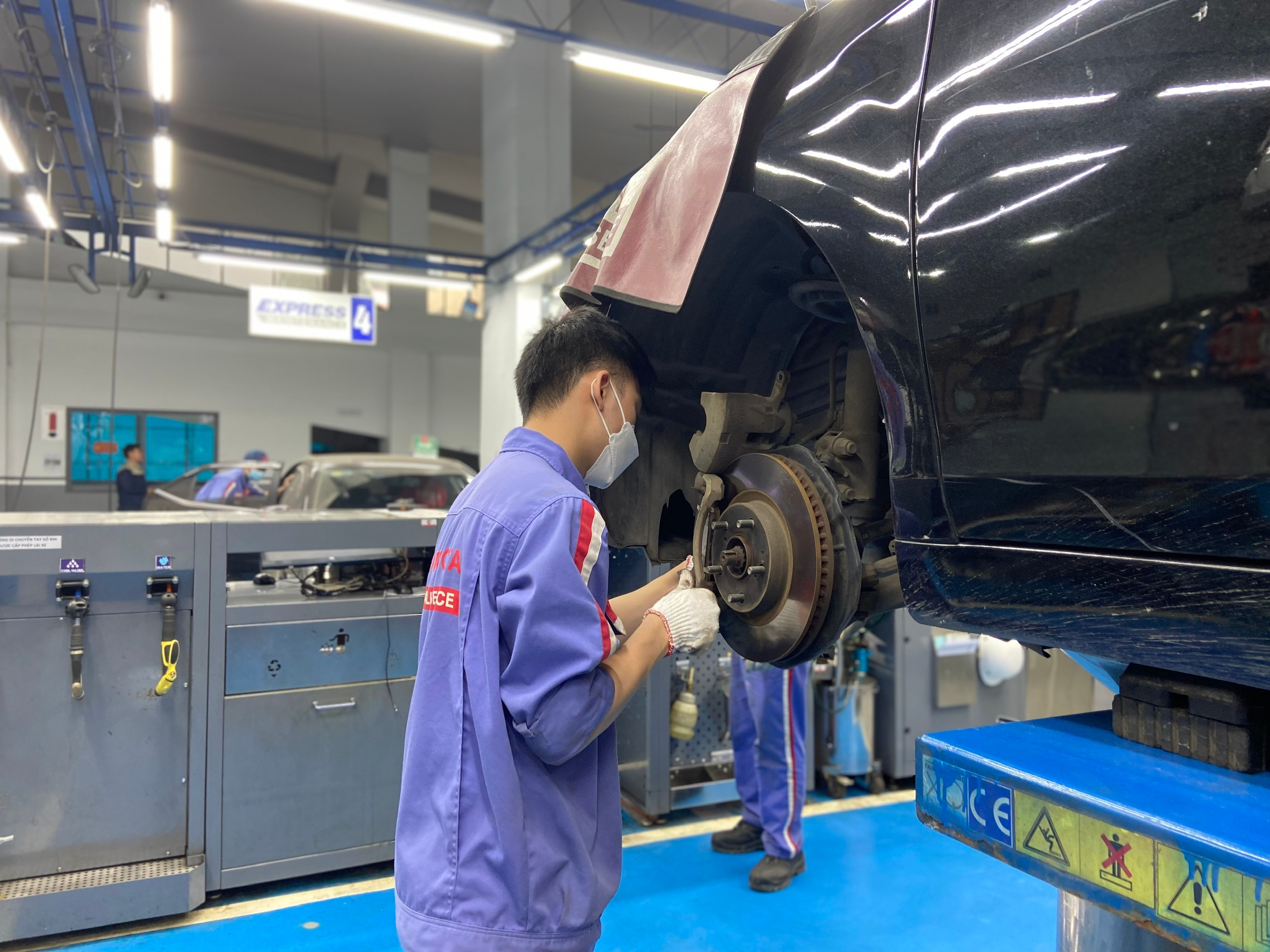 aeb301_1360fb246b5641a3b192a213c317a7admv2-2 Bảo dưỡng tại đại lý chính hãng Toyota Thanh Xuân