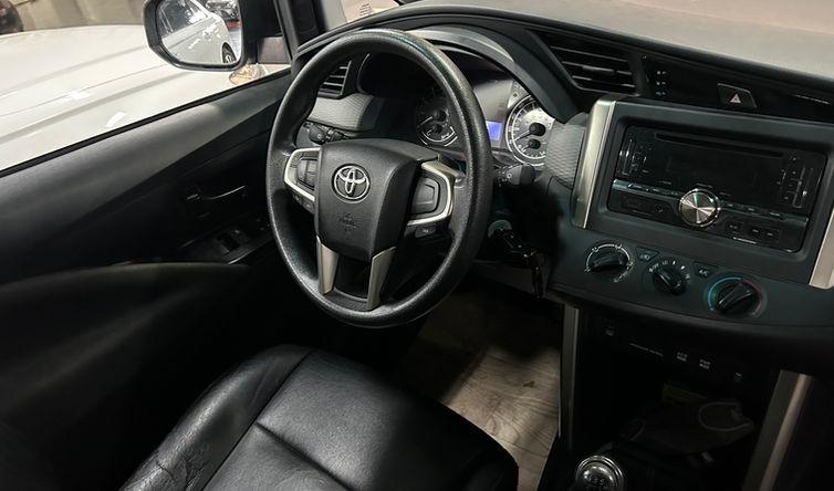 Toyota Innova E 2018 - Ảnh 3