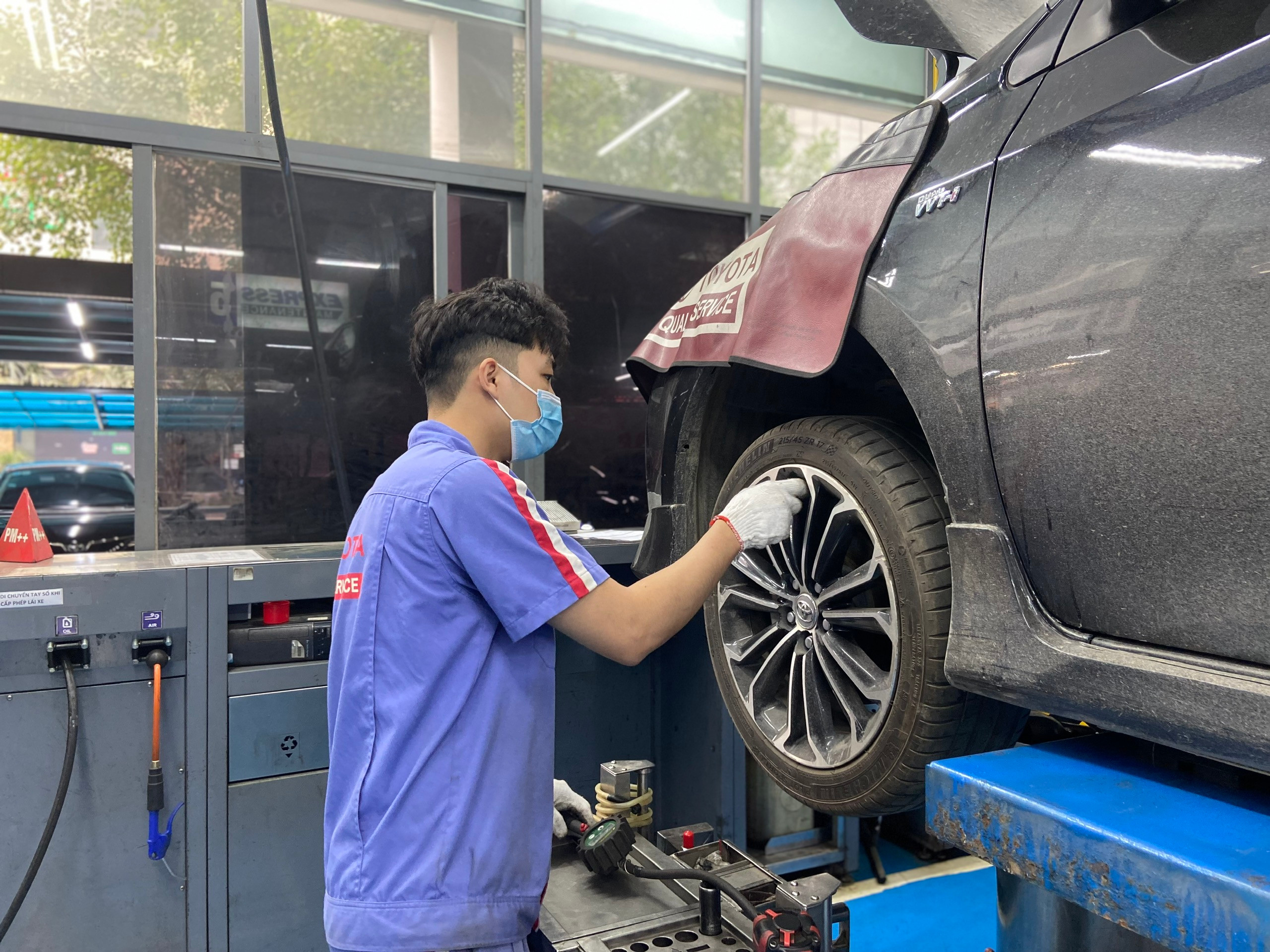 Toyota Việt Nam khuyên khách hàng nên đăng ký lịch bảo dưỡng xe Toyota định kỳ sau mỗi 5000 km tương đương với khoảng 6 tháng