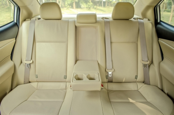 aeb301_ad219ffde7f54a19be0fb9d7138e7c3bmv2-1 ree