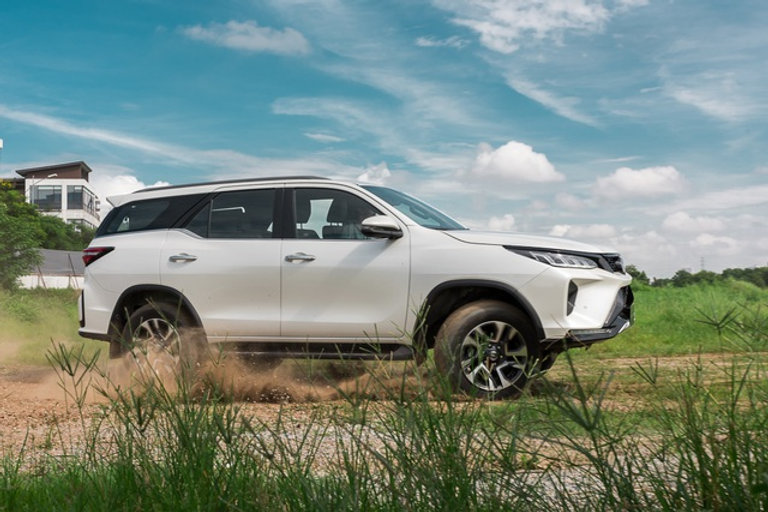 Toyota-Fortuner-2021
