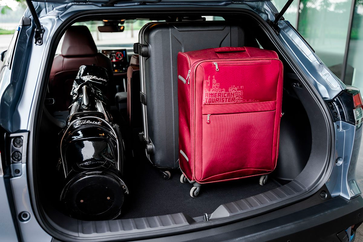 b4dcef_10d89c5e5b094a1e92e6ca5b3f320312mv2-1 Khoang hành lý và trang bị tiện nghi