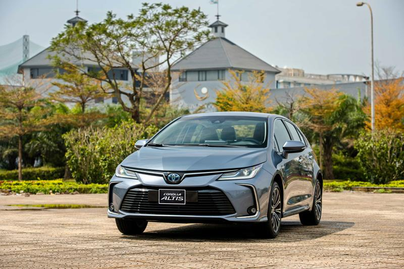 gia-xe-toyota-corolla-altis-2022