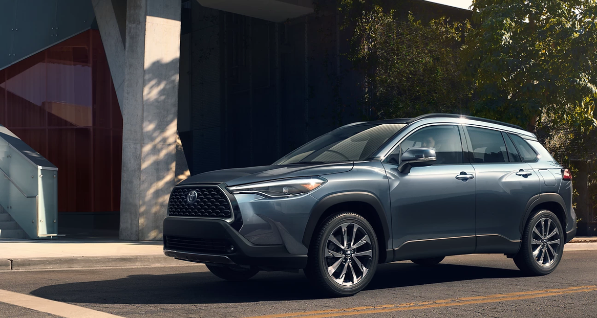 Tay lái trợ lực điện trên xe Toyota Cross 1.8V 2022