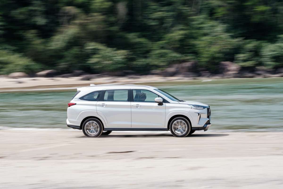 Veloz Cross TOP sử dụng động cơ xăng 2NR-VE