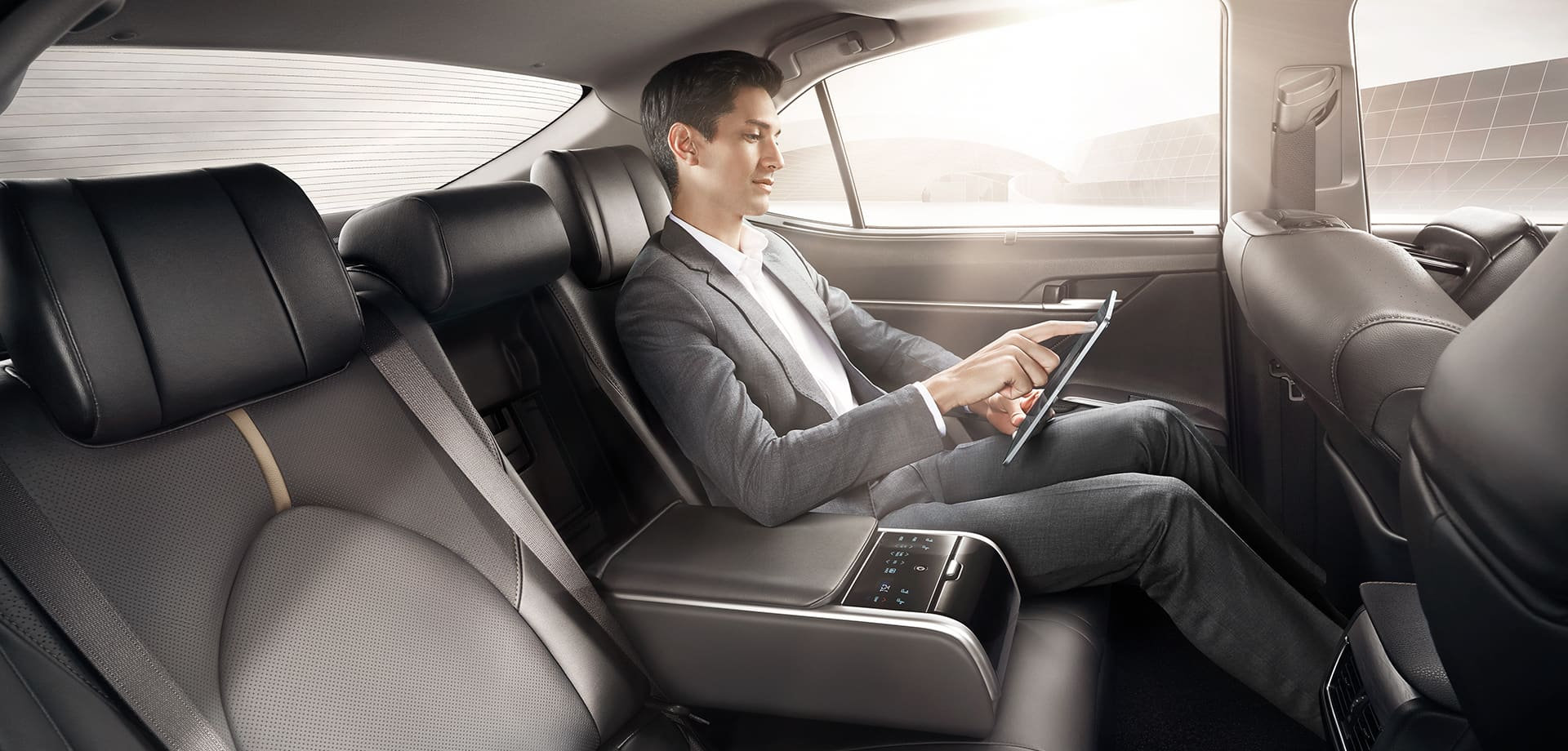 b4dcef_2bc33d7da3df4c5fb96478fc6b09a64cmv2-1 ree