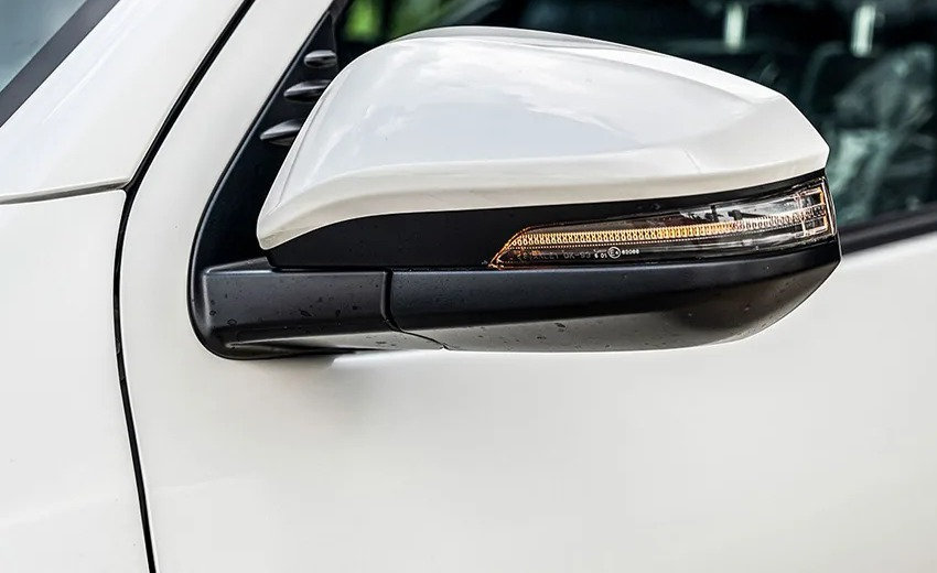 b4dcef_40ab6b8bec514040888dab85012b6b34mv2-3 Thiết kế gương xe Fortuner 2022