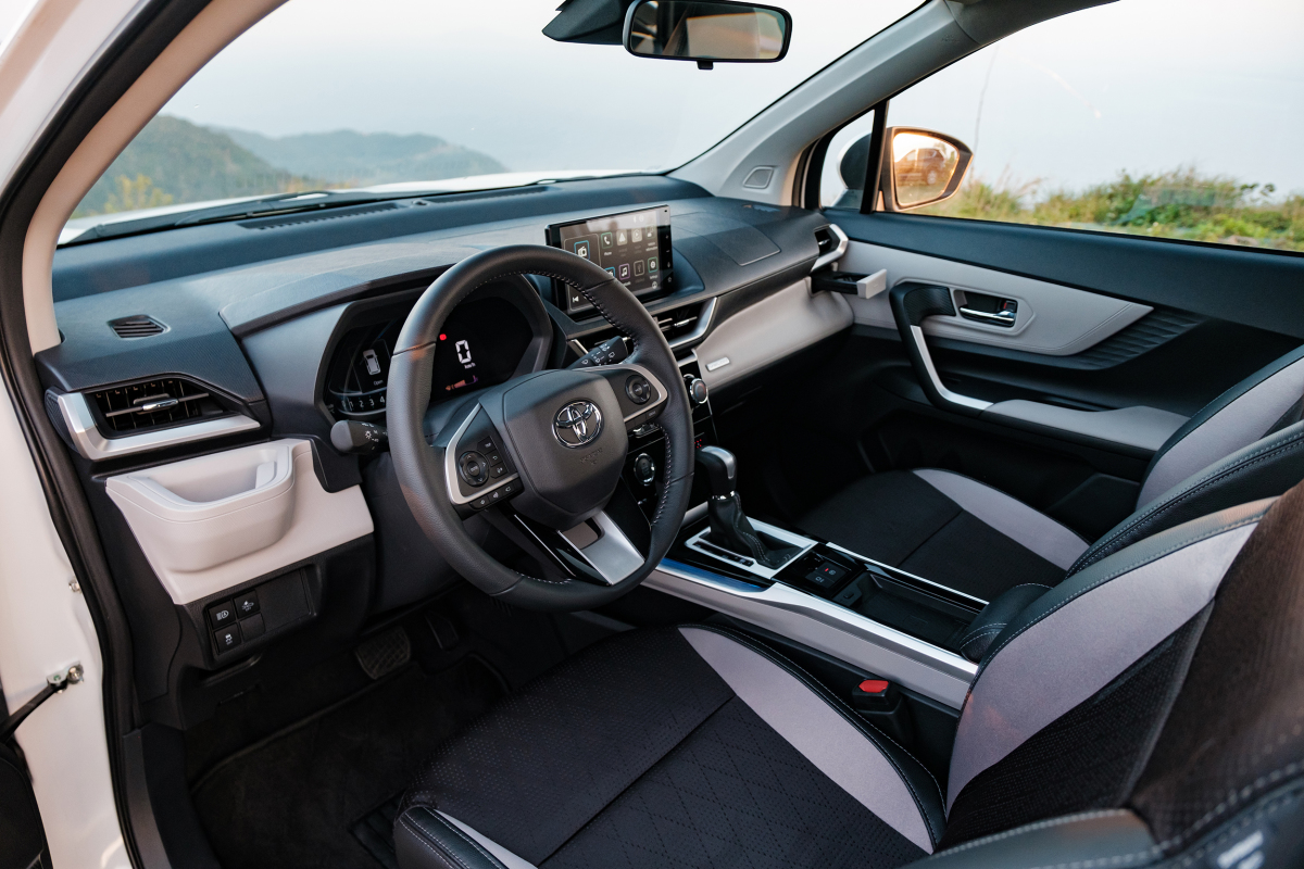 Khoang nội thất với hai màu nổi bật