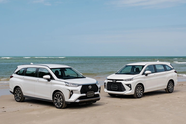 b4dcef_5c3b5ce3919a4d8a937b581074488e03mv2-2 avana-premio-toyota-veloz-cross