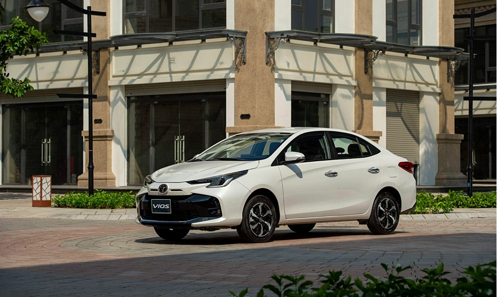 b4dcef_5f397154626146aca21162f5ad354ecemv2-2 Đâu là lý do thành công của Toyota Vios?