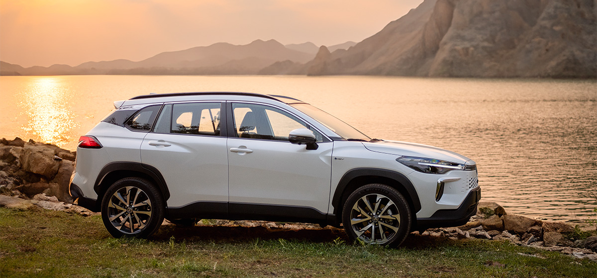 b4dcef_67cf7c438c30466d95db2f253907876cmv2-1 Thông số kỹ thuật Toyota Corolla Cross 1.8HEV Hybrid về ngoại thất