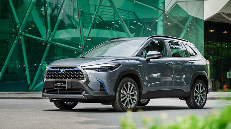 b4dcef_6b16038485d4454d97e2c4431fdec1cbmv2-1 gia-lan-banh-toyota-corolla-cross-2023