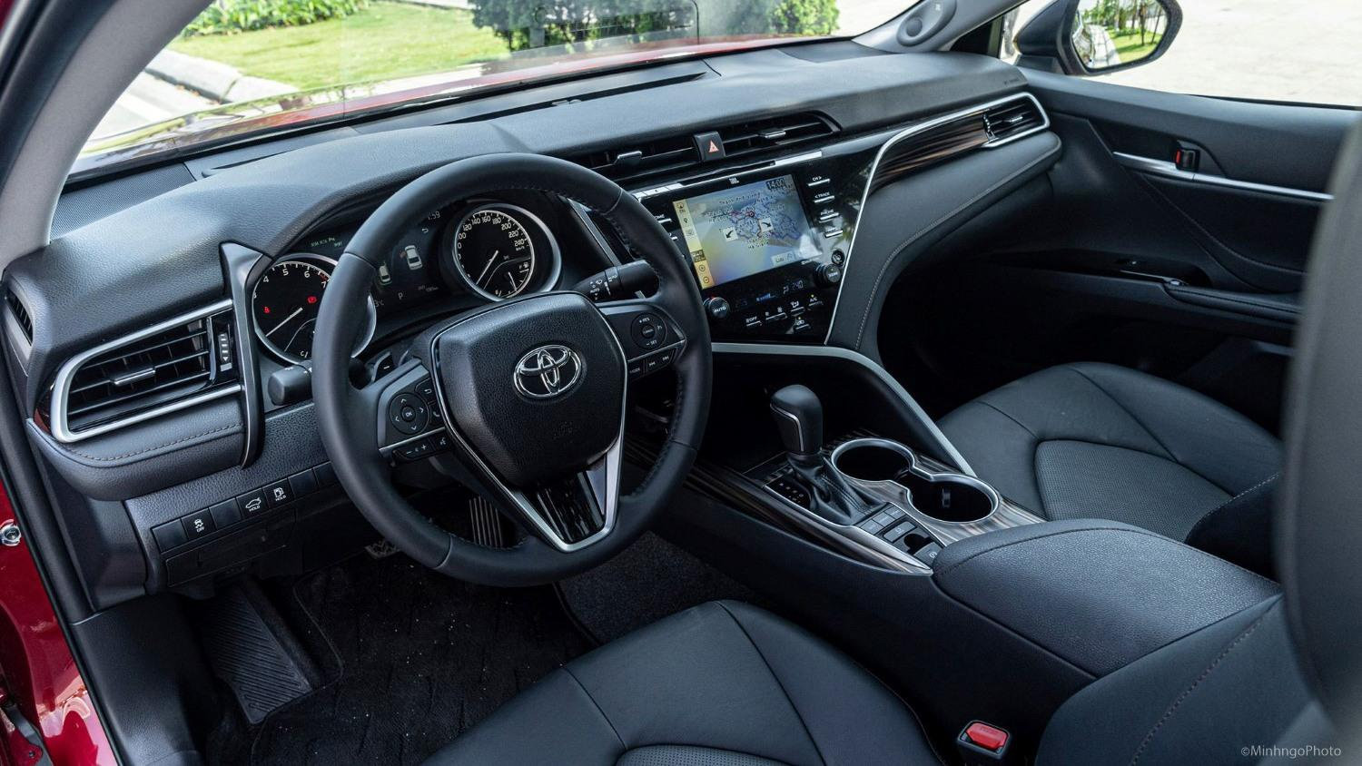 b4dcef_75d1a720843e4db28ea0bd438695dda5mv2-1 bang-gia-xe-toyota-camry-2021