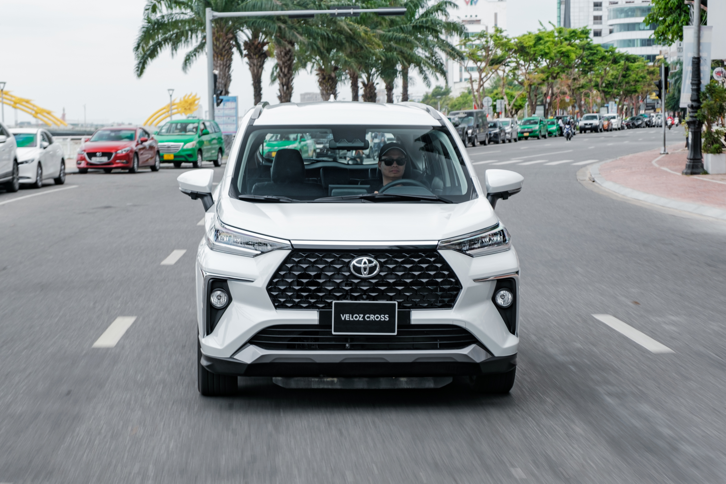 Giá xe Toyota Veloz bản thường 2023